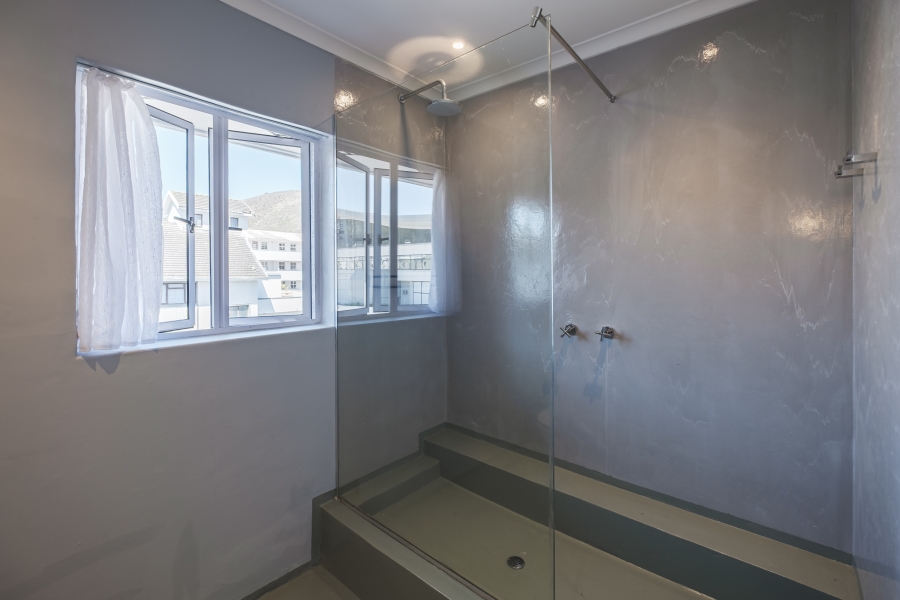 To Let 3 Bedroom Property for Rent in Sea Point Western Cape